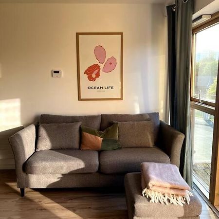 Colourful, Bright And Chic 2 Storey Apartment Manchester Esterno foto